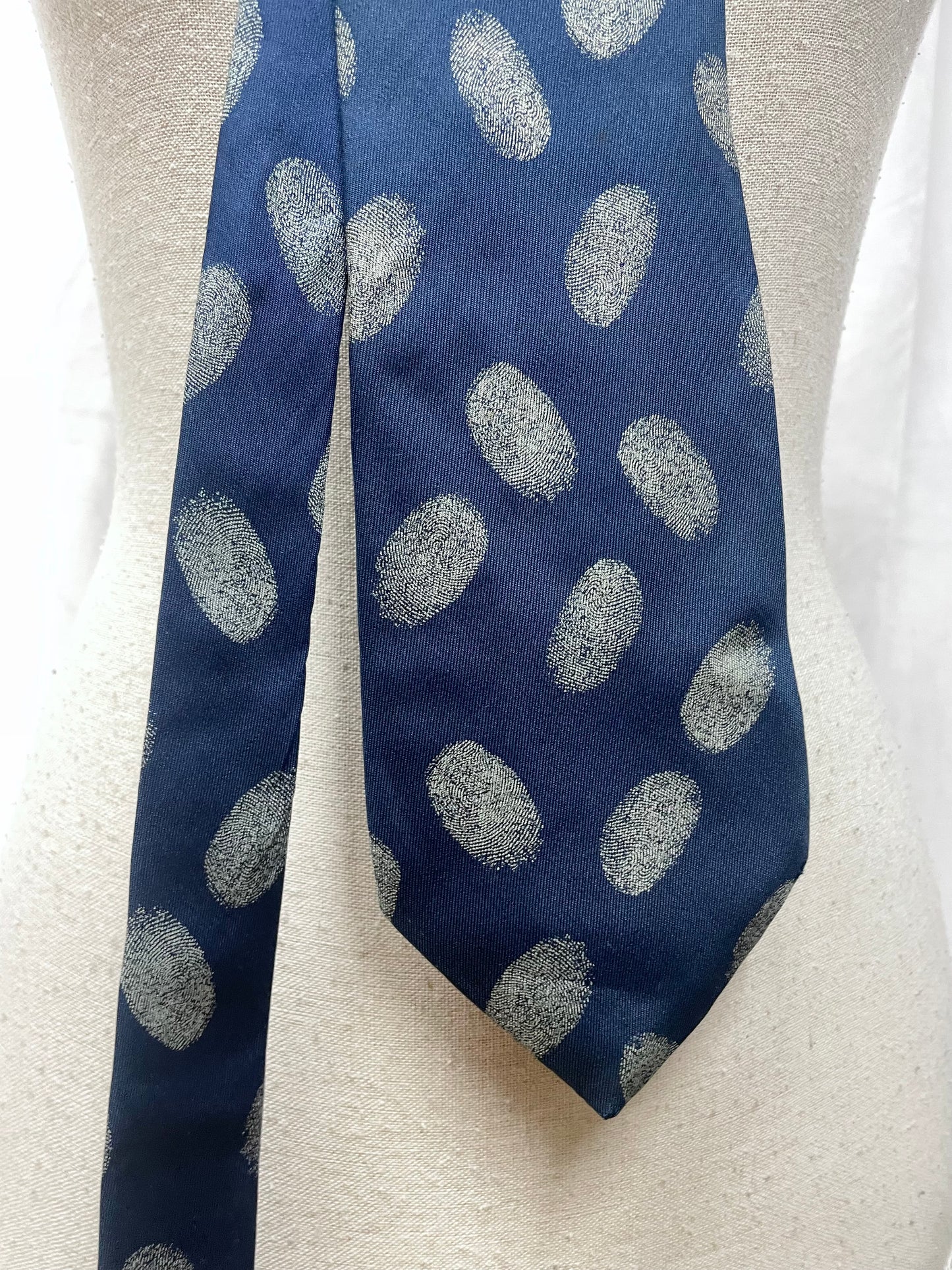 Moschino finger print silk neck tie, 1990’s